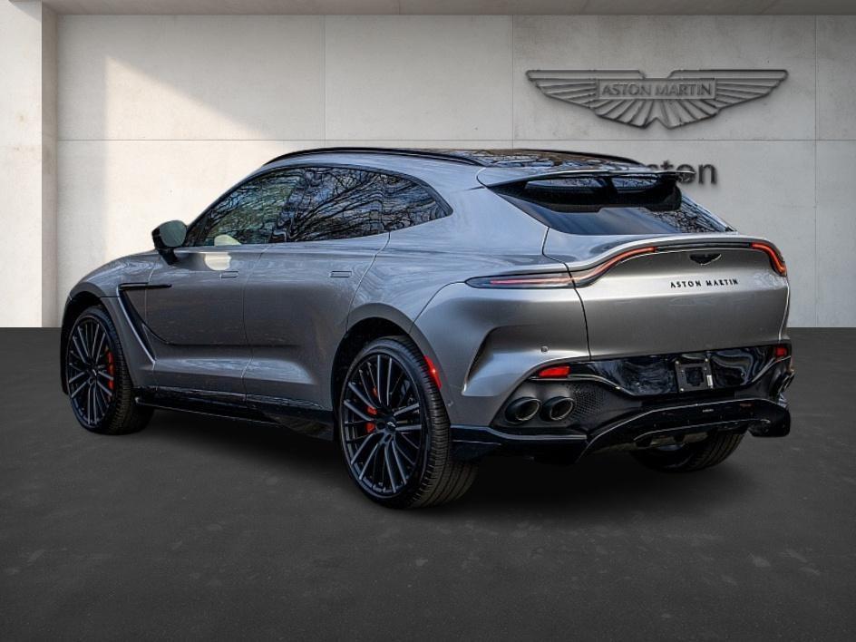 2025 Aston Martin DBX