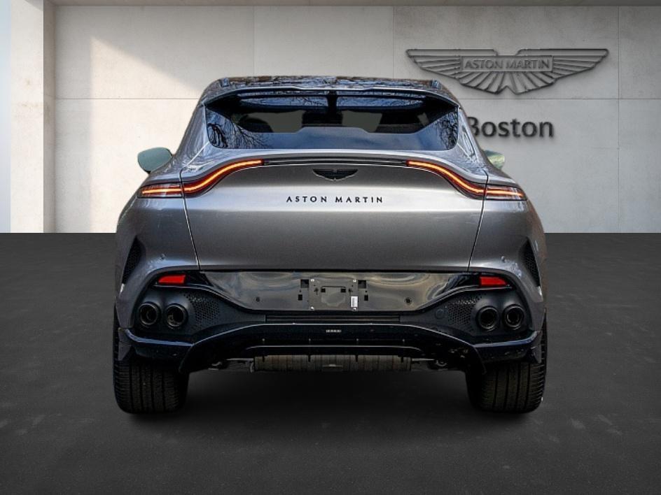 2025 Aston Martin DBX