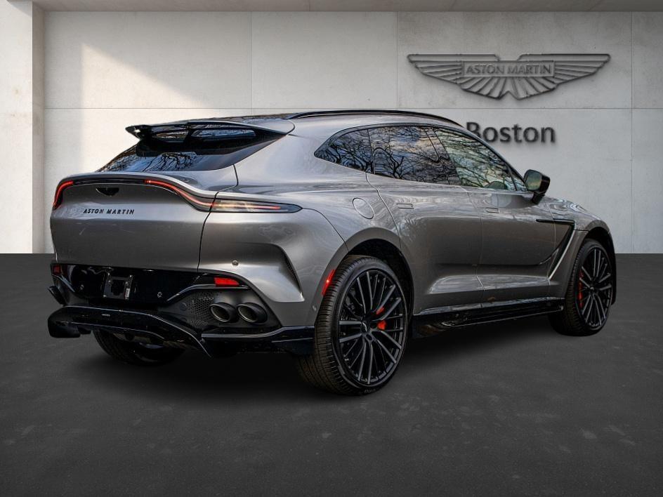 2025 Aston Martin DBX