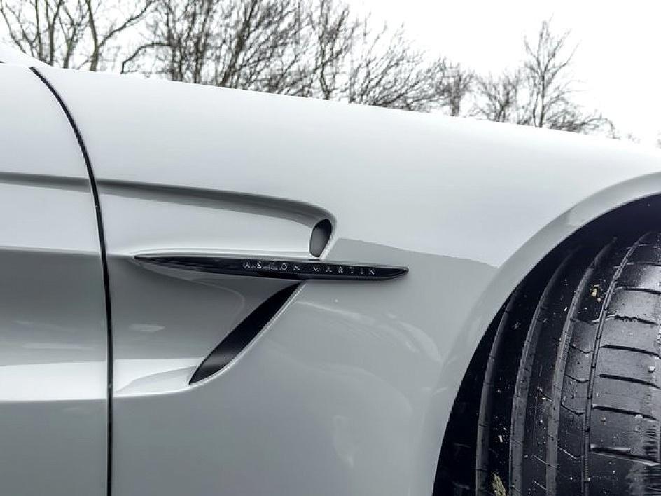 2025 Aston Martin Vantage