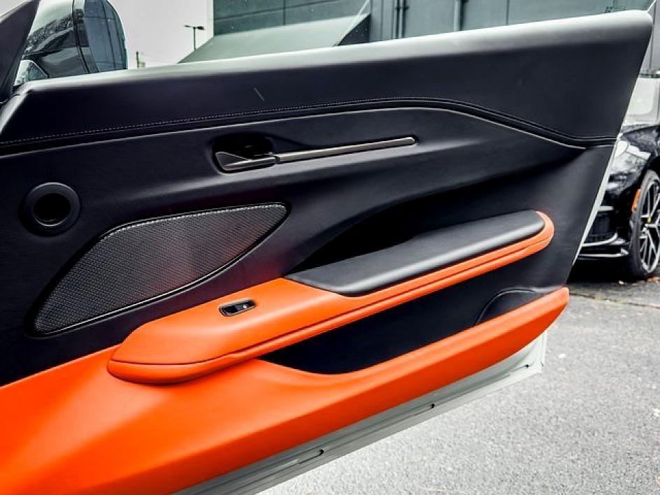 2025 Aston Martin Vantage
