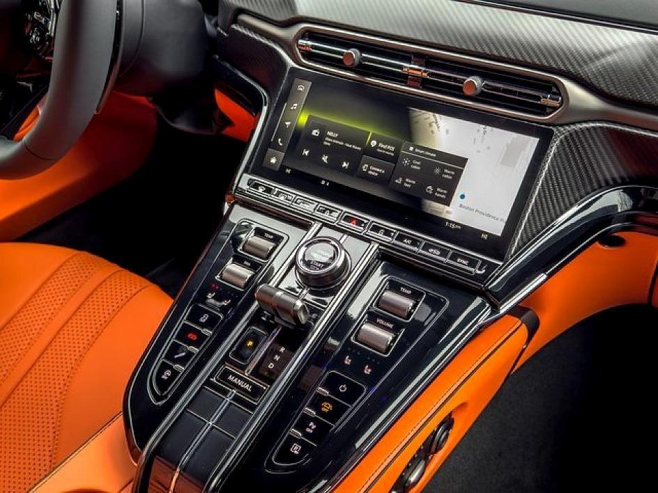 2025 Aston Martin Vantage