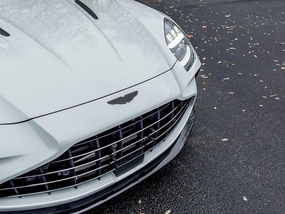 2025 Aston Martin Vantage