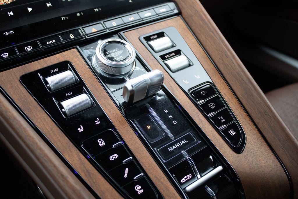 2025 Aston Martin DB12