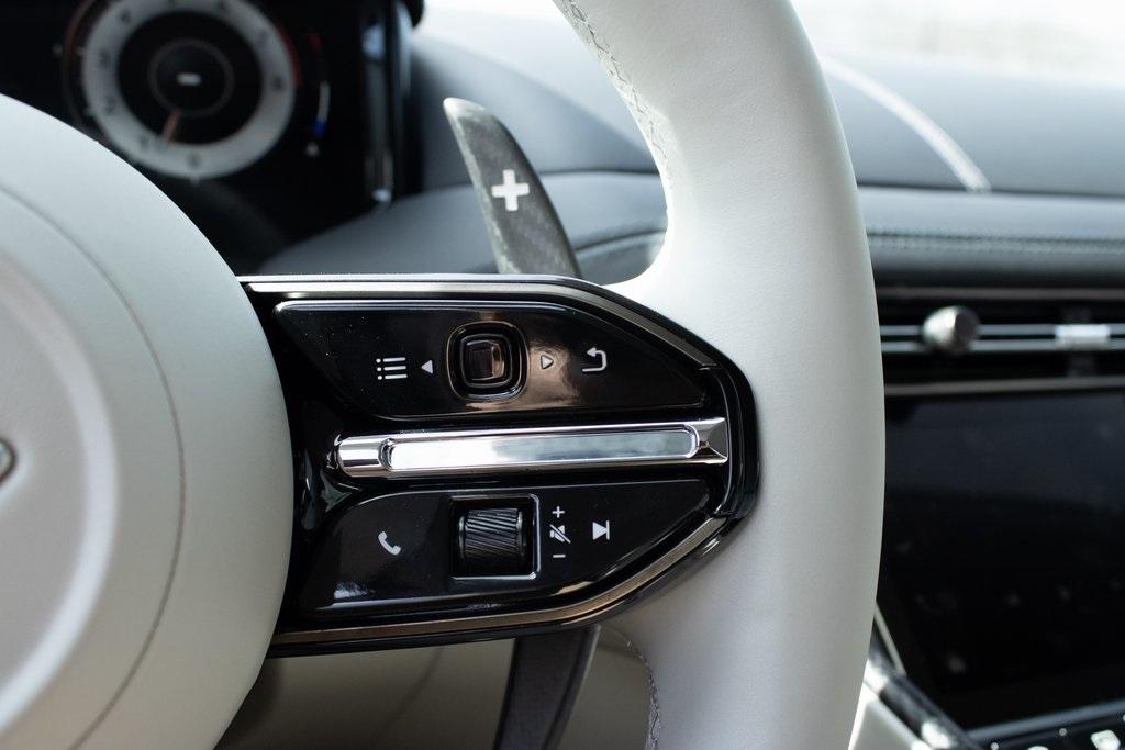2025 Aston Martin DB12