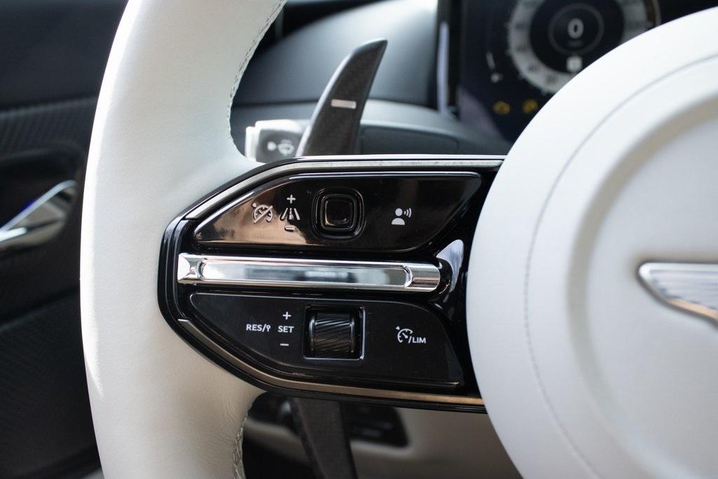 2025 Aston Martin DB12