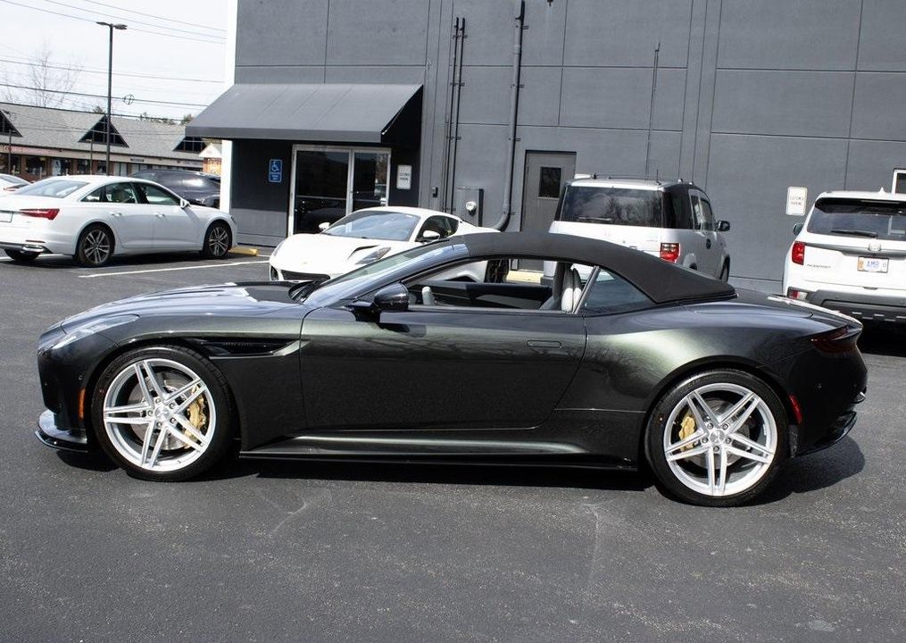 2025 Aston Martin DB12
