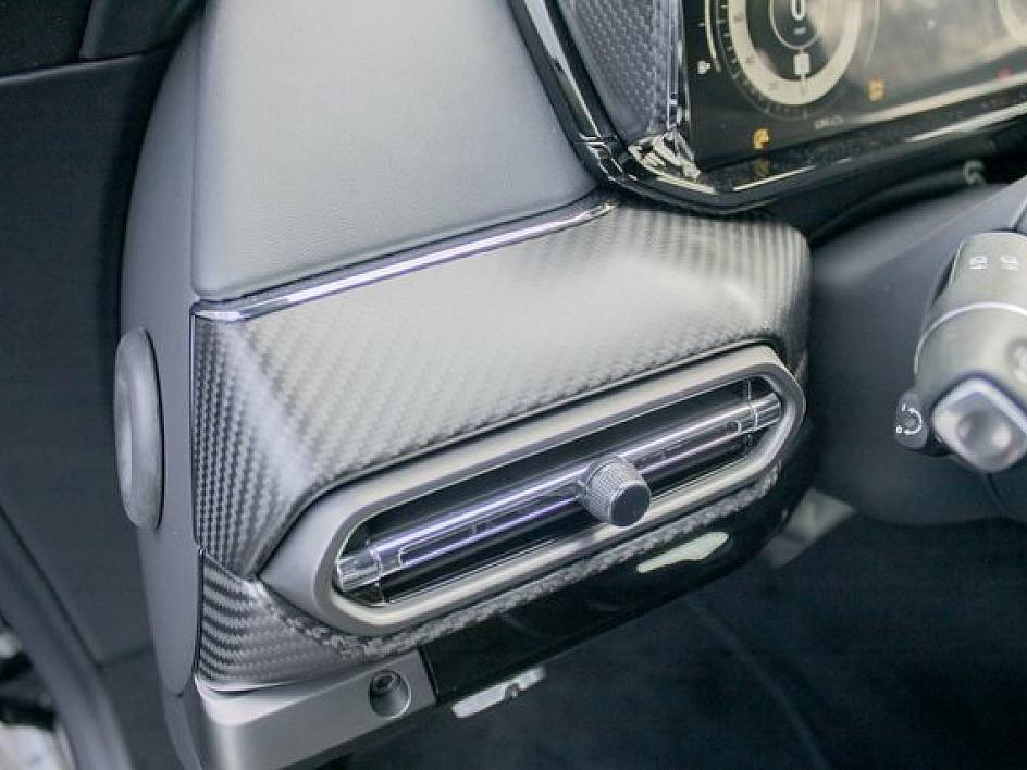 2025 Aston Martin Vantage