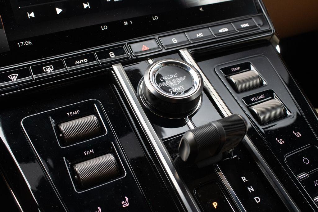 2025 Aston Martin Vantage