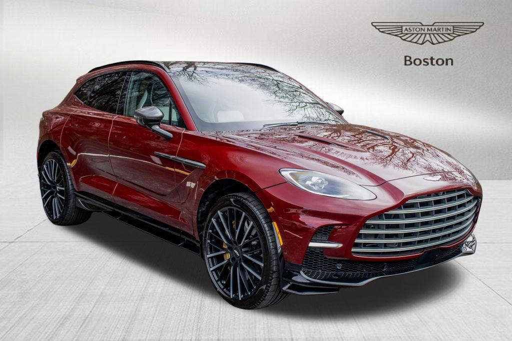 2025 Aston Martin DBX