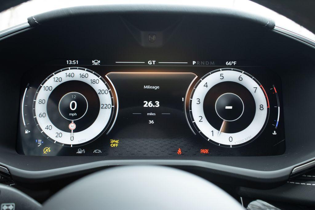 2025 Aston Martin DBX