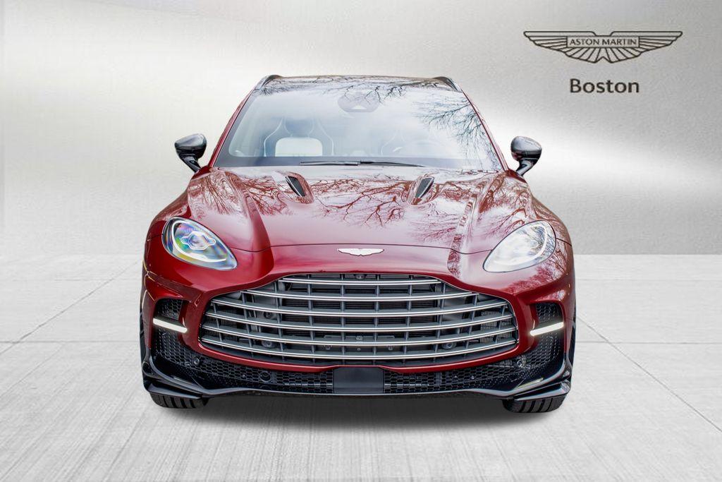 2025 Aston Martin DBX