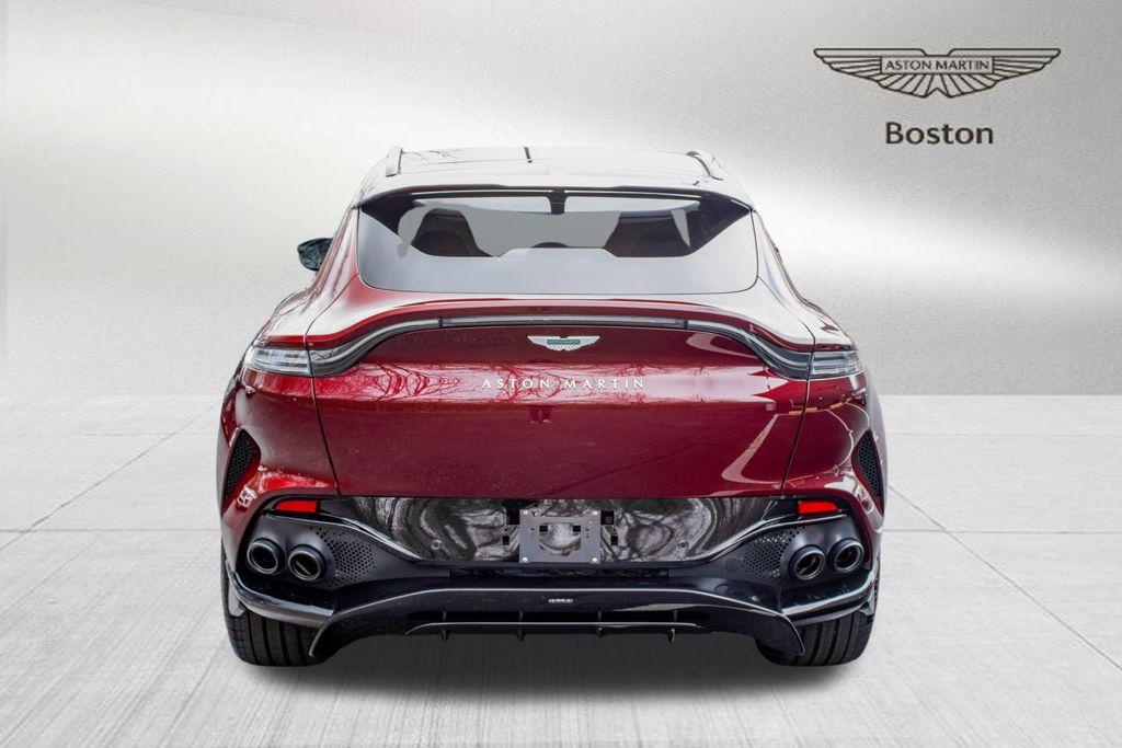 2025 Aston Martin DBX