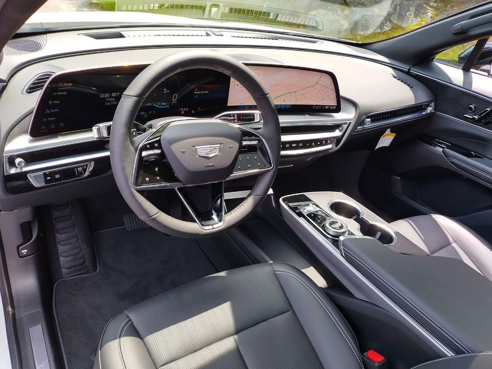2025 Cadillac LYRIQ