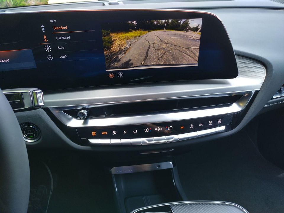 2025 Cadillac LYRIQ