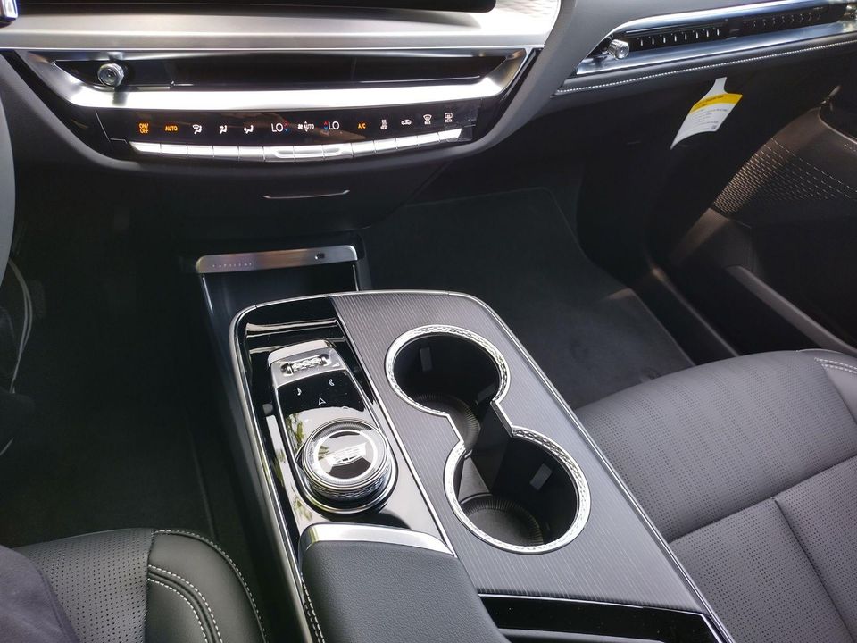 2025 Cadillac LYRIQ