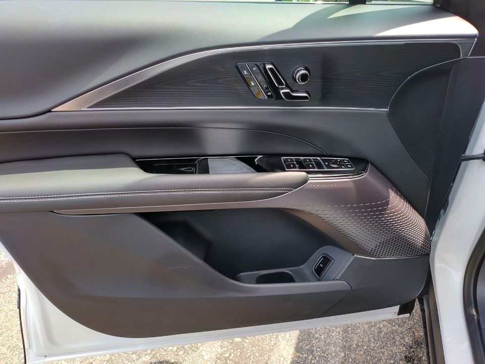 2025 Cadillac LYRIQ