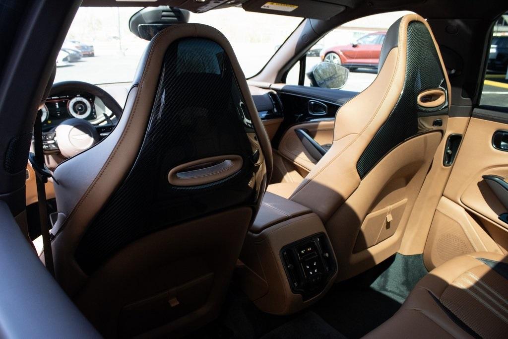 2025 Aston Martin DBX