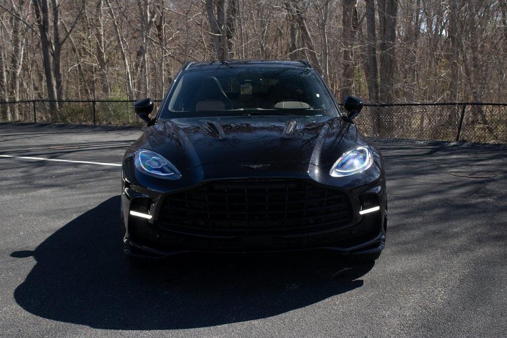 2025 Aston Martin DBX
