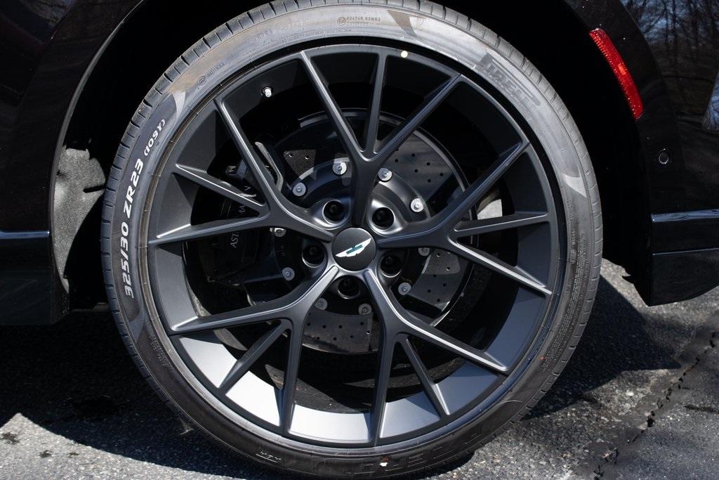 2025 Aston Martin DBX