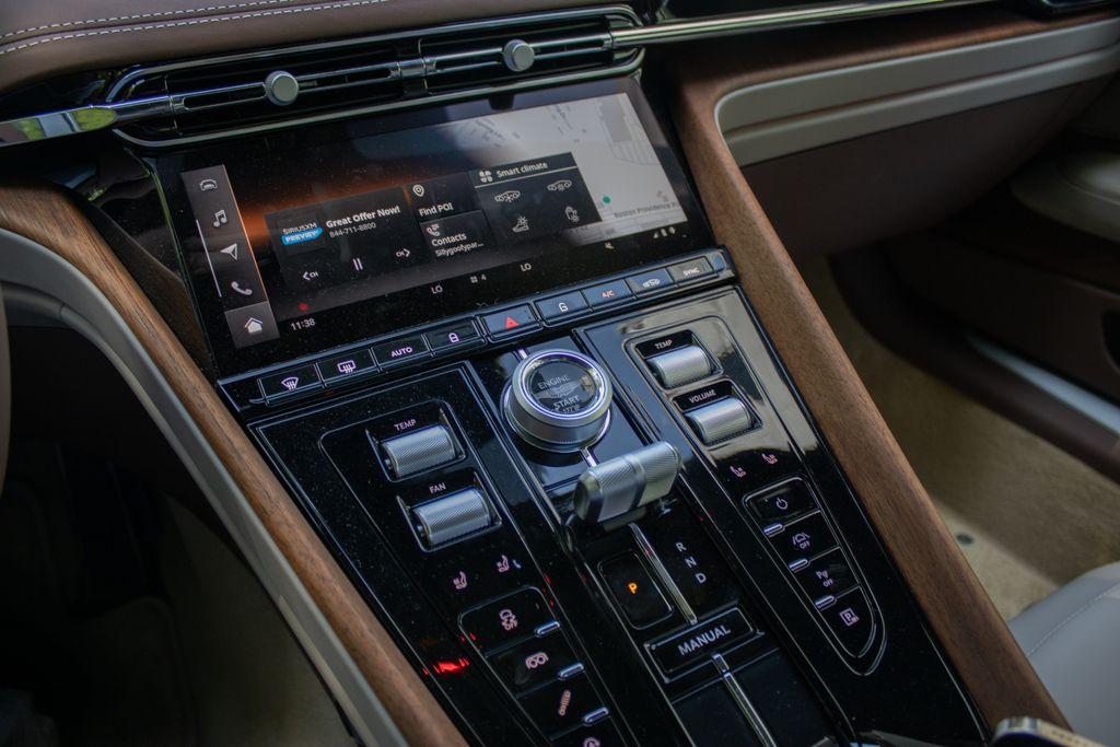 2025 Aston Martin DB12