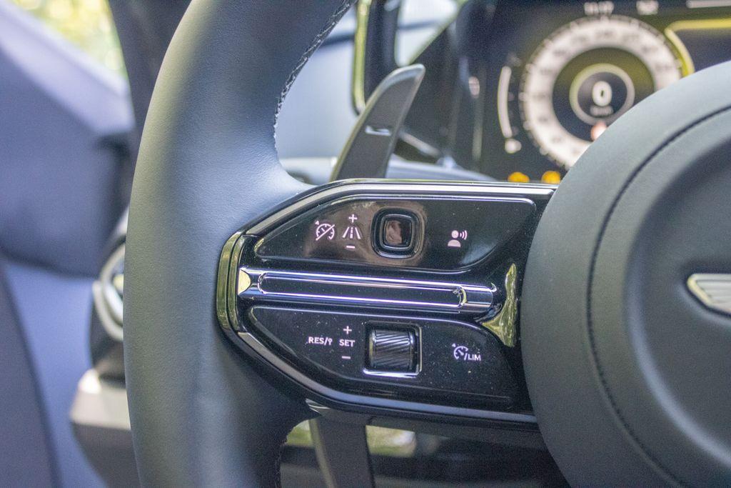 2025 Aston Martin Vantage