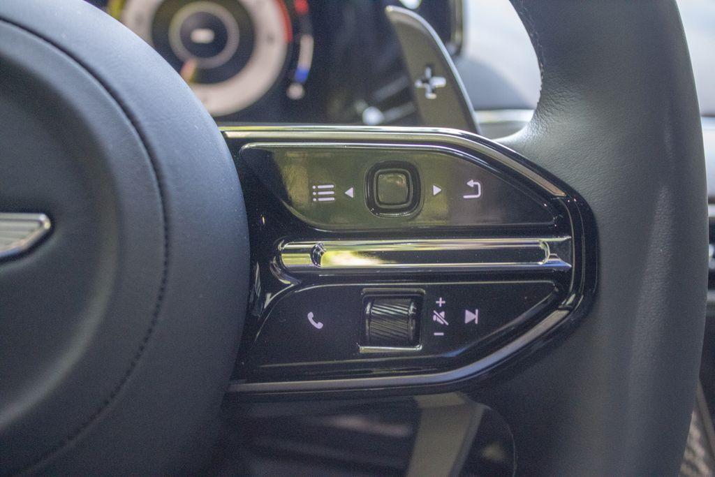2025 Aston Martin Vantage
