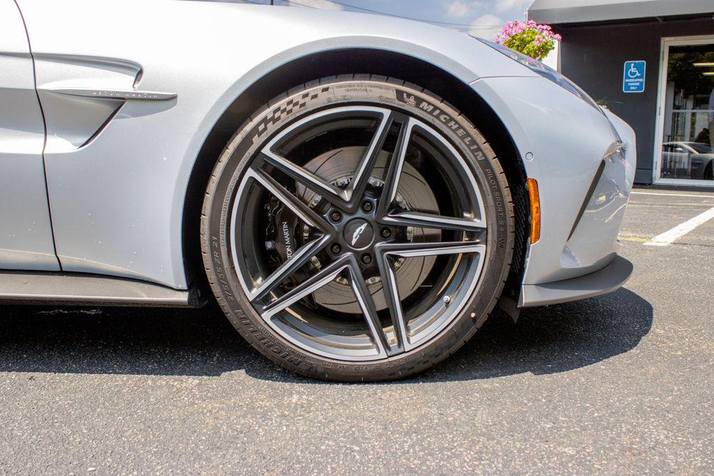 2025 Aston Martin Vantage