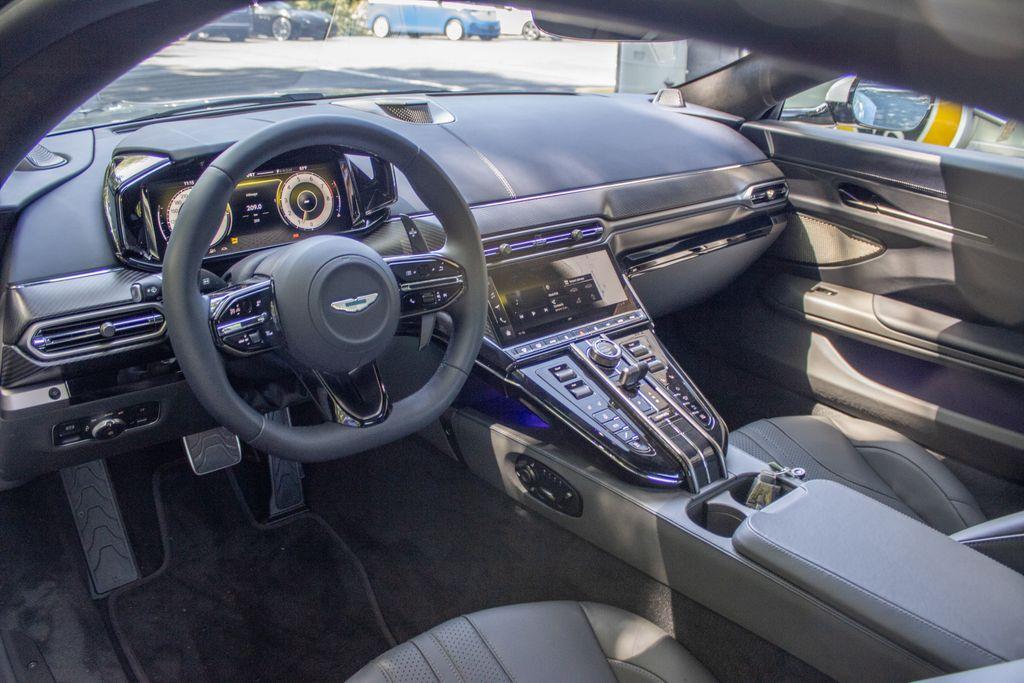 2025 Aston Martin Vantage