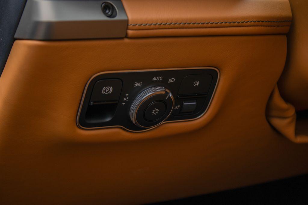 2025 Aston Martin Vanquish