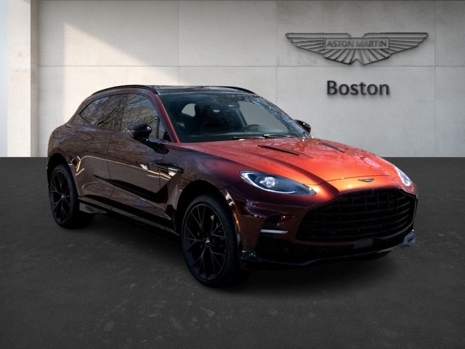 2025 Aston Martin DBX