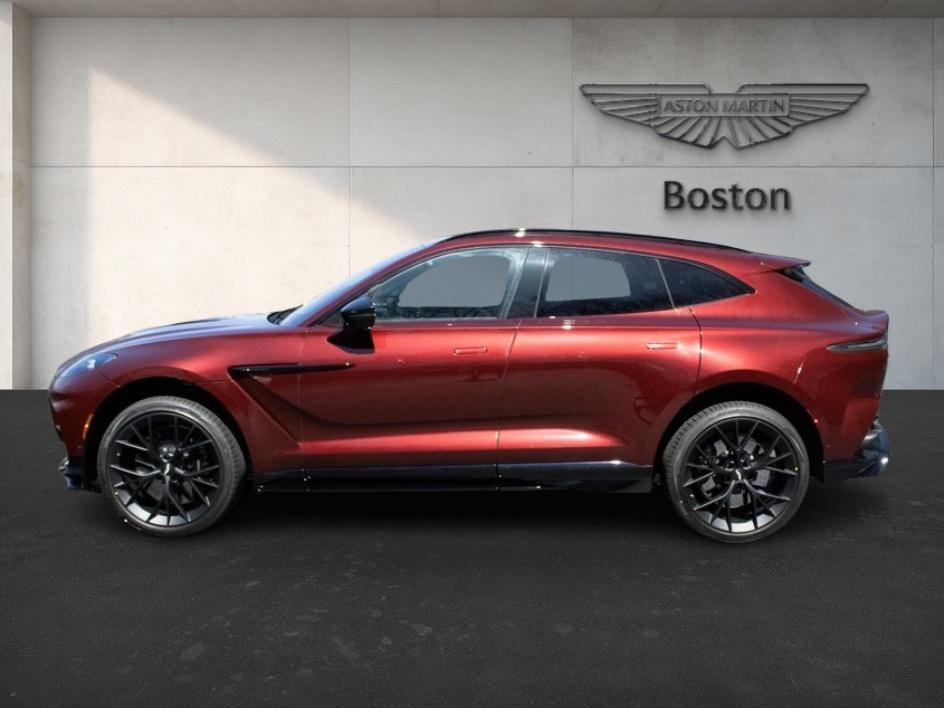2025 Aston Martin DBX
