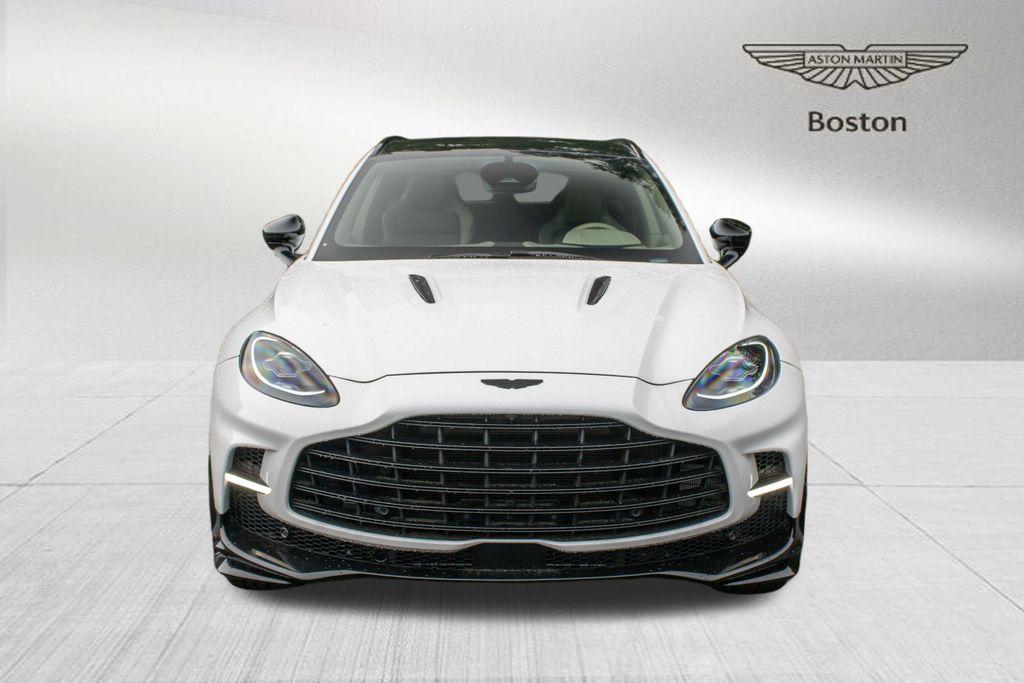 2025 Aston Martin DBX