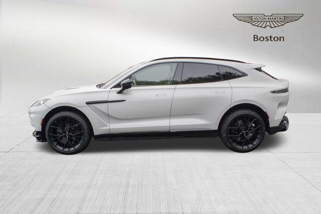 2025 Aston Martin DBX
