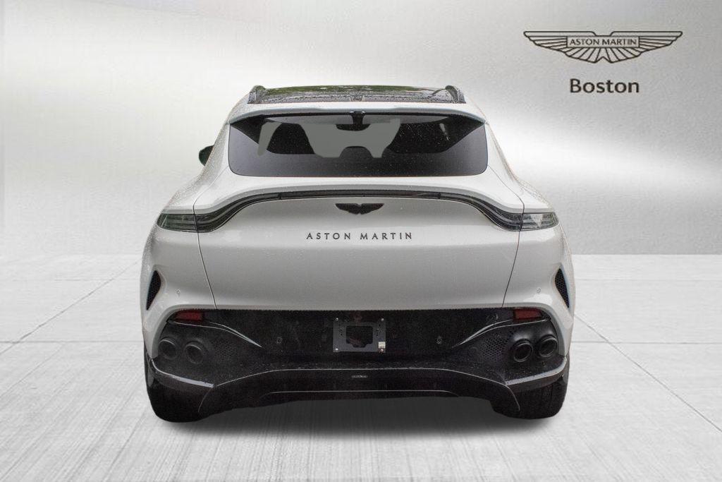2025 Aston Martin DBX