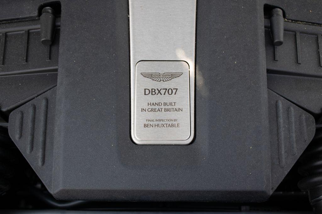 2025 Aston Martin DBX
