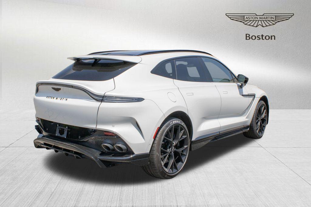 2025 Aston Martin DBX