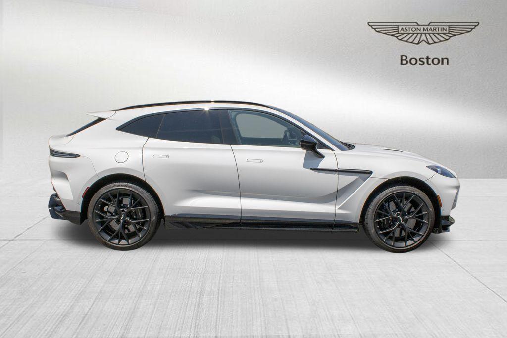 2025 Aston Martin DBX