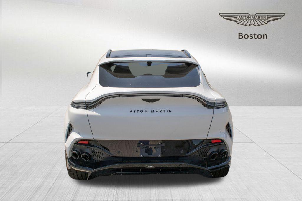 2025 Aston Martin DBX