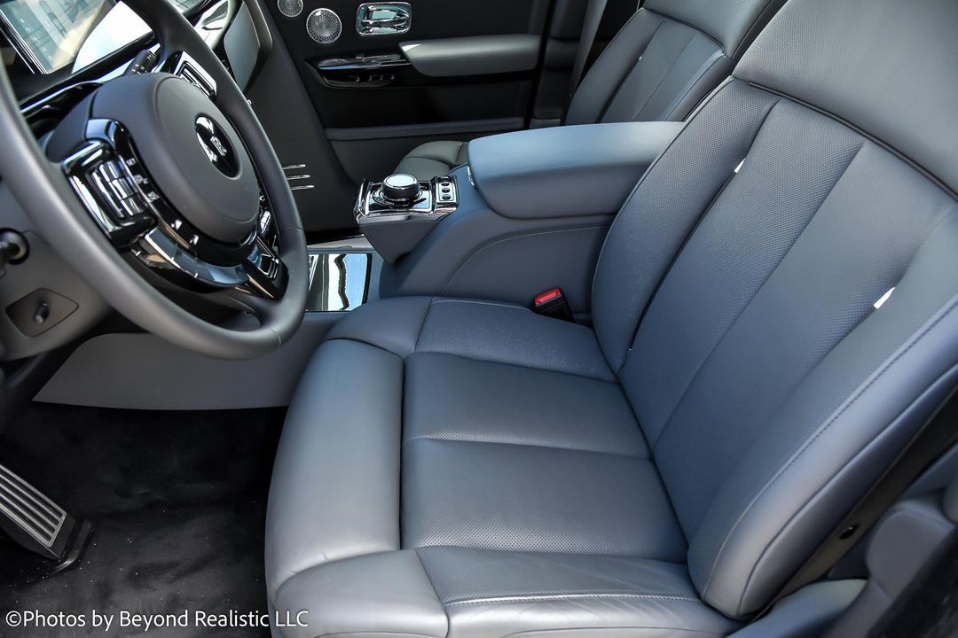 2022 Rolls-Royce Phantom