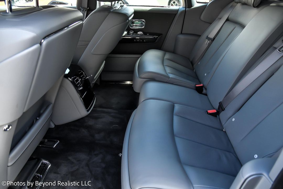 2022 Rolls-Royce Phantom
