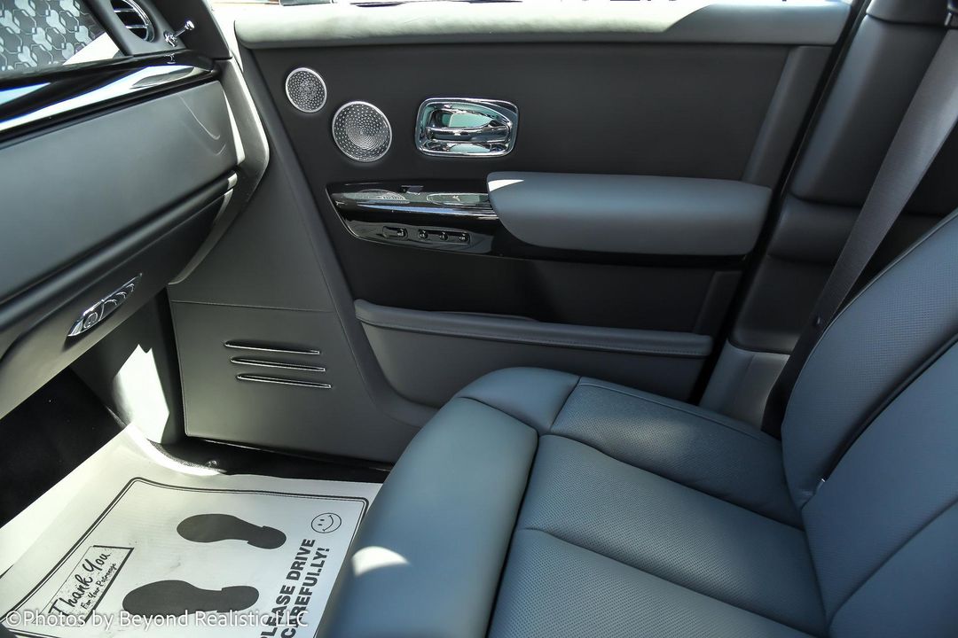 2022 Rolls-Royce Phantom