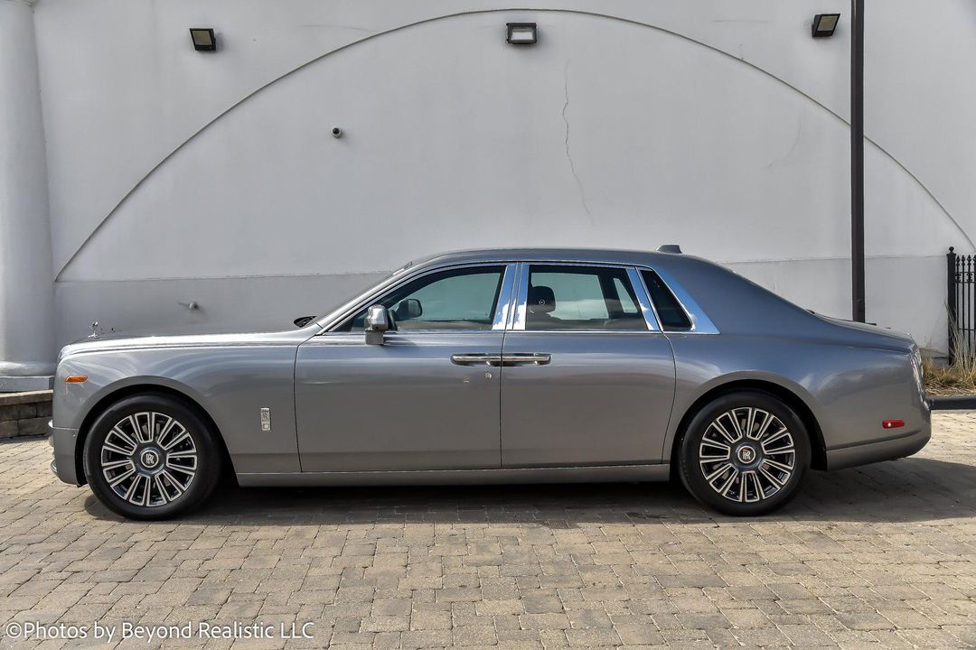 2022 Rolls-Royce Phantom