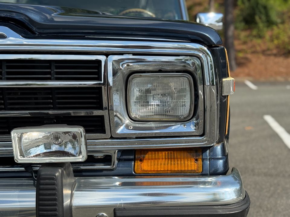 1988 Jeep Grand Wagoneer