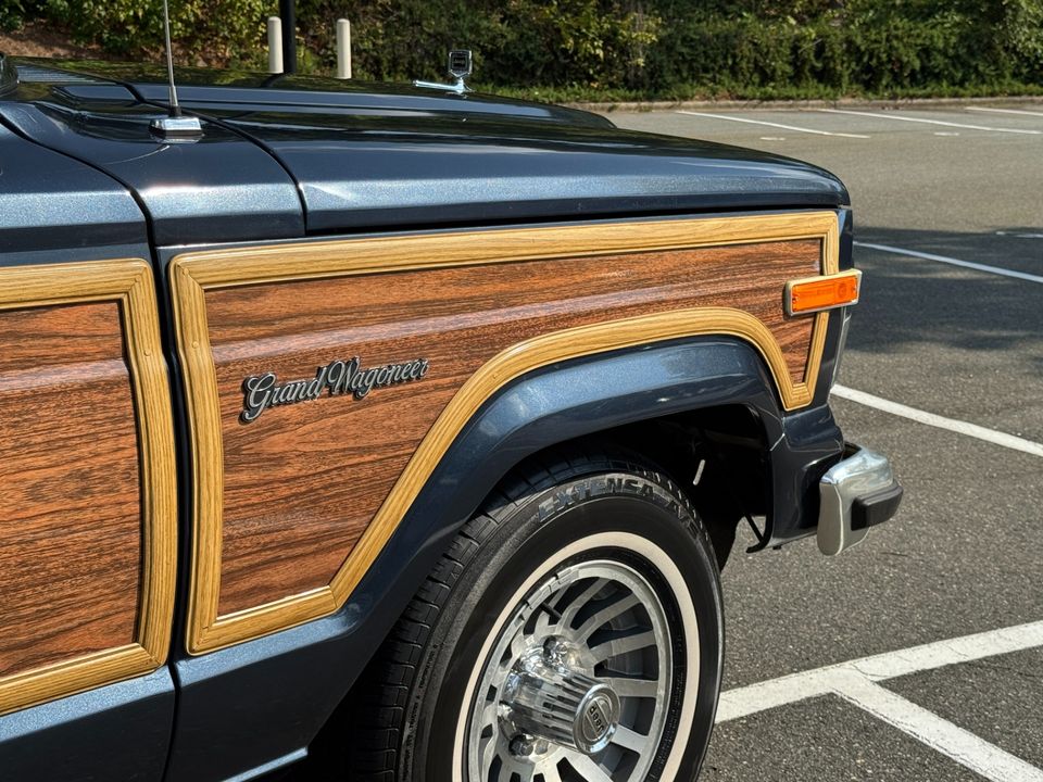1988 Jeep Grand Wagoneer