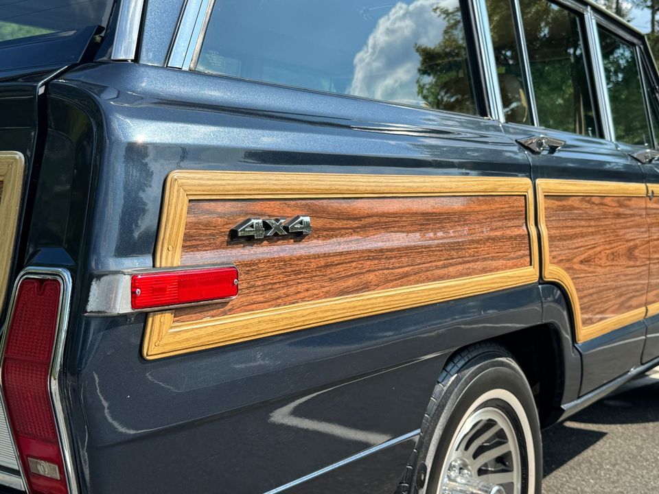 1988 Jeep Grand Wagoneer