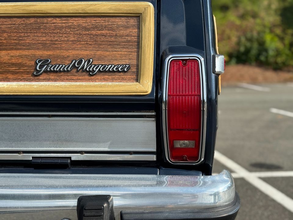 1988 Jeep Grand Wagoneer