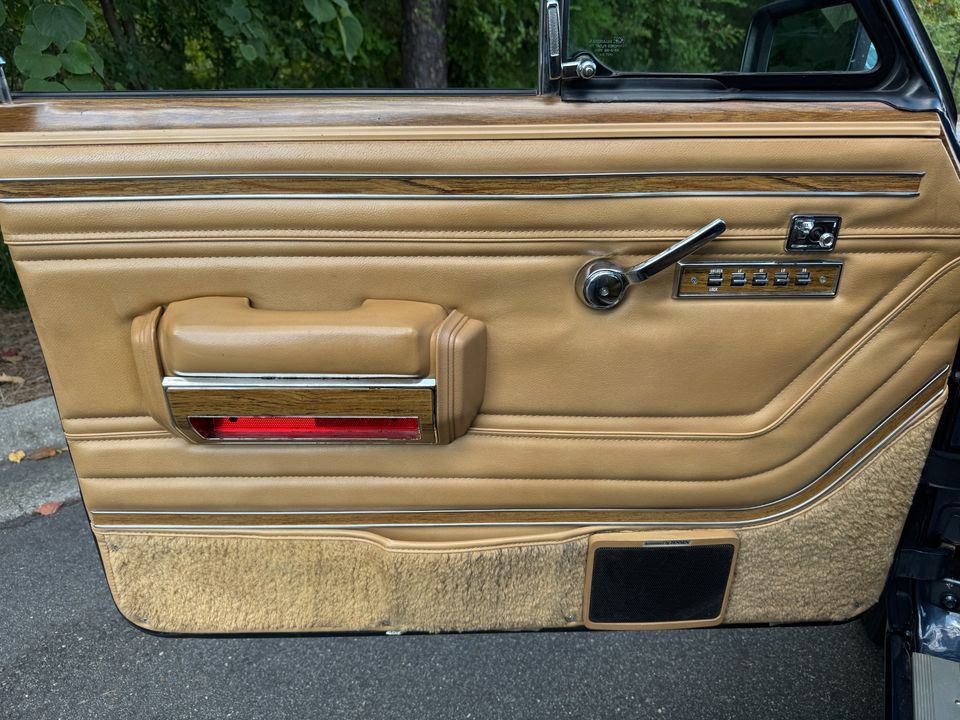 1988 Jeep Grand Wagoneer