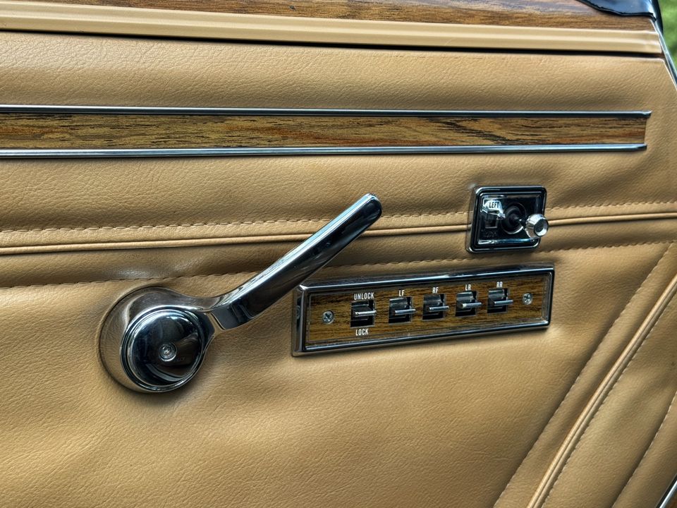 1988 Jeep Grand Wagoneer