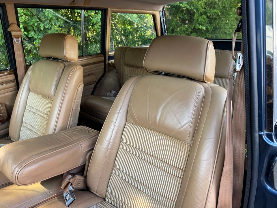1988 Jeep Grand Wagoneer